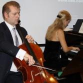 Musikk ved Sebastian Dröfler på cello og Alina Letiagina på klaver.